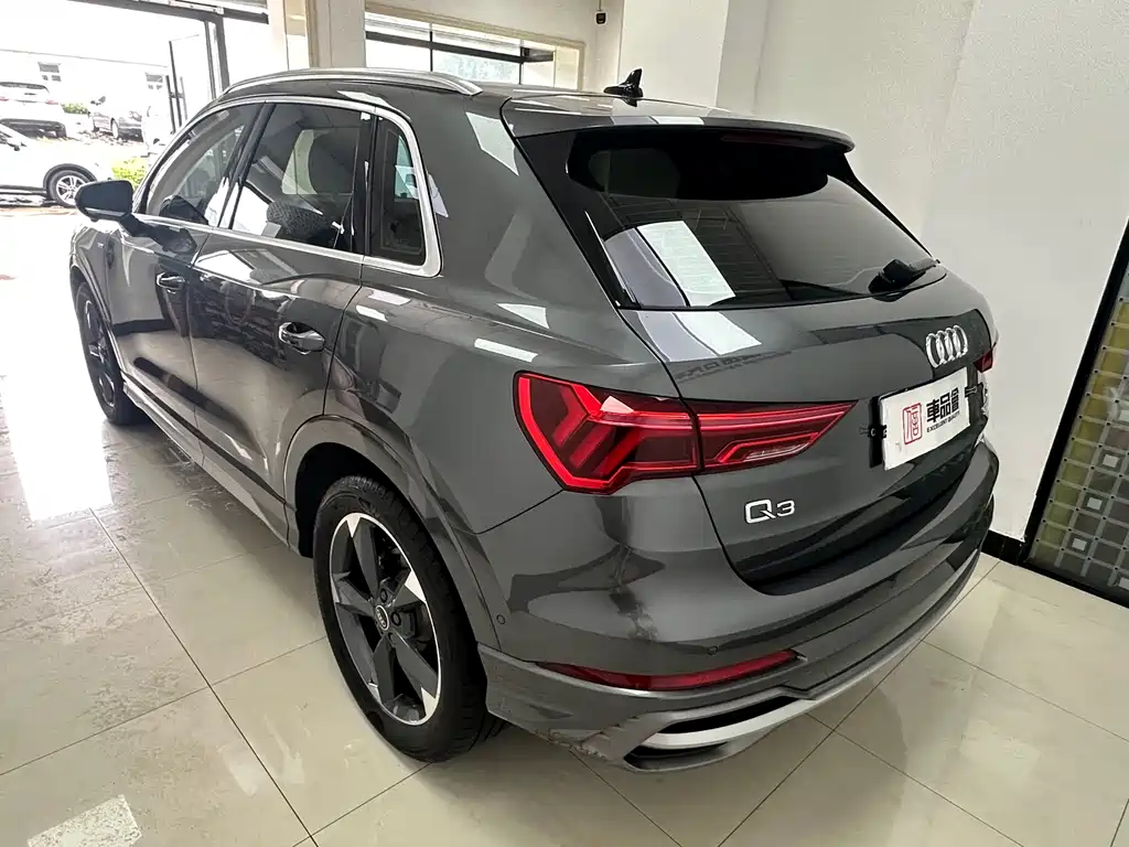 Audi Q3 2023 — фото 14