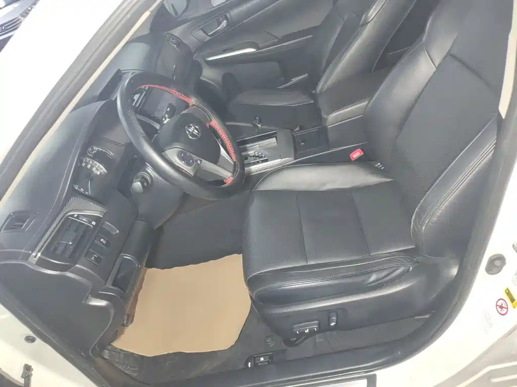 Toyota Camry 2015 — фото 15