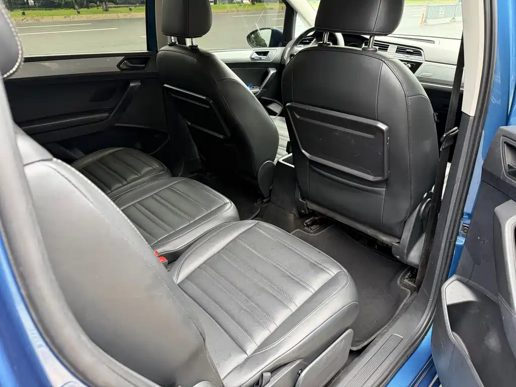Volkswagen Touran 2018 — фото 18