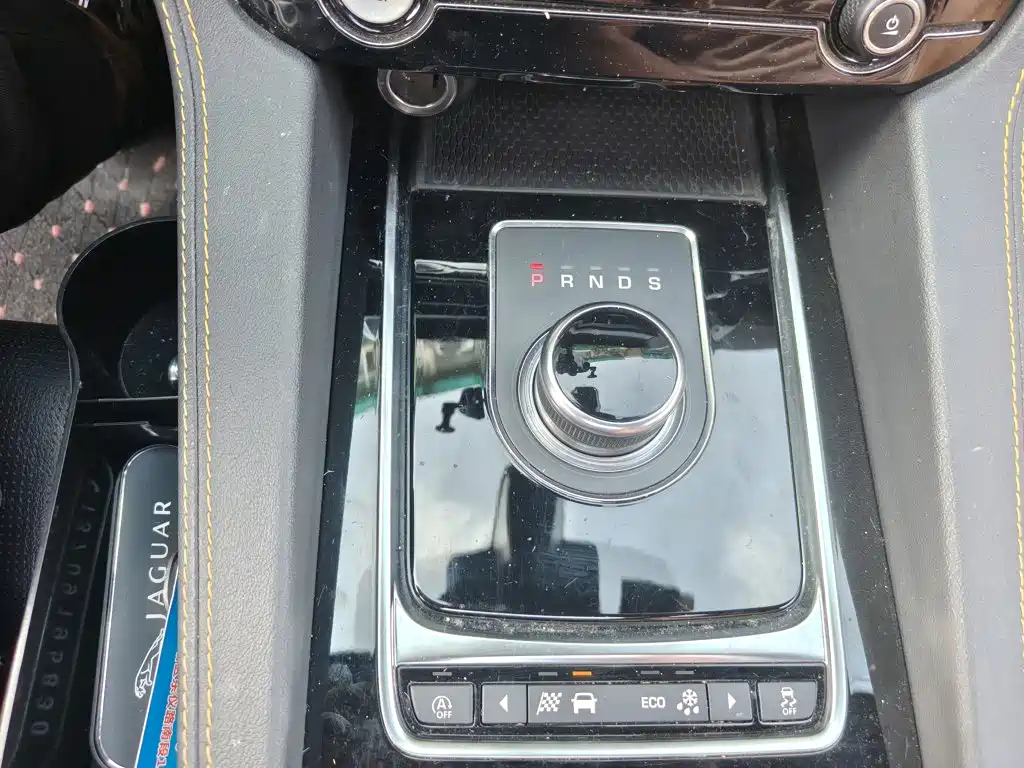 Jaguar F-PACE 2021