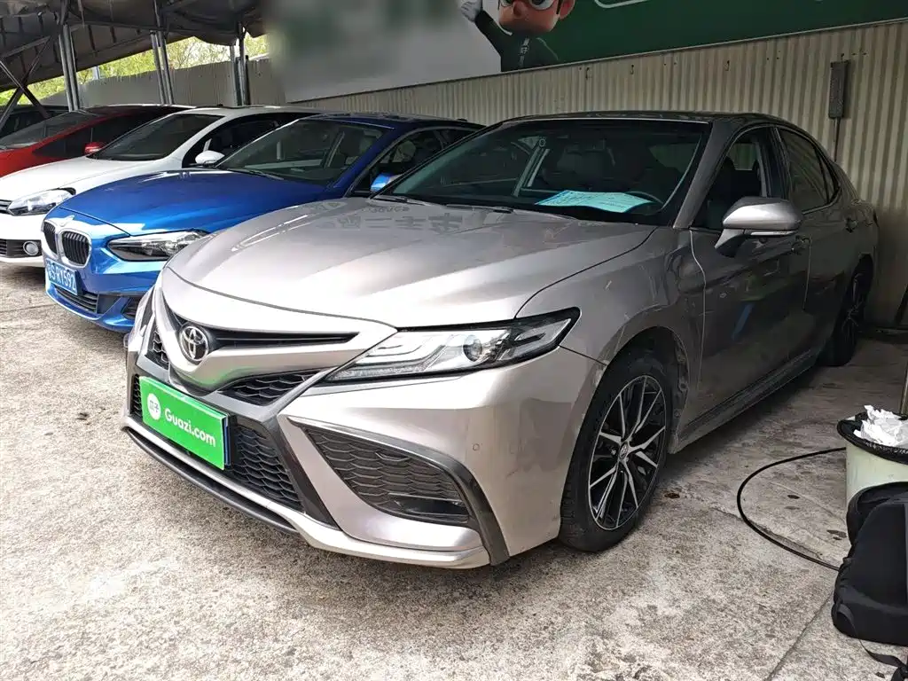 Toyota Camry 2021 — фото 2