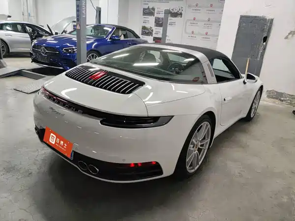 Porsche 911 2021
