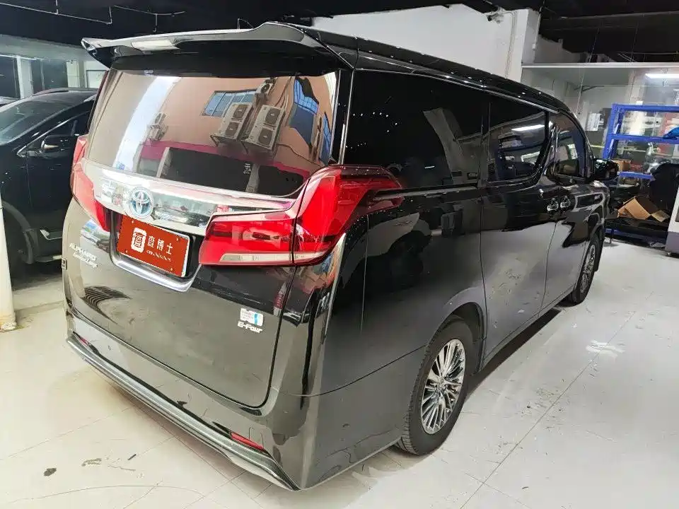 Toyota Alphard 2021 — фото 2
