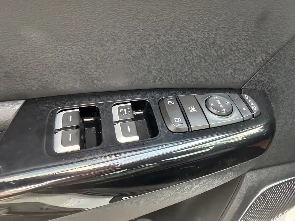 Kia KX5 2016 — фото 25