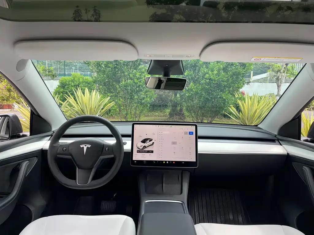 Tesla Model Y 2023 — фото 10