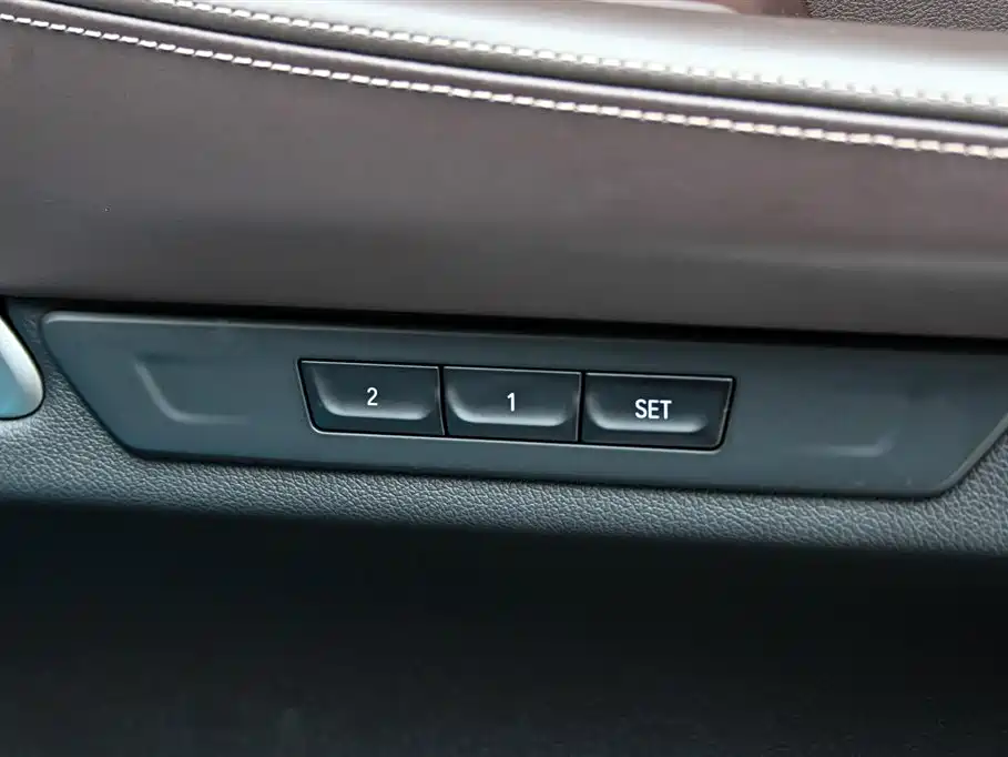 BMW 7 Series 2019 — фото 33
