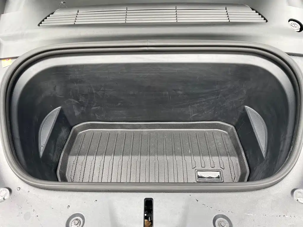 Tesla Model Y 2023 — фото 22