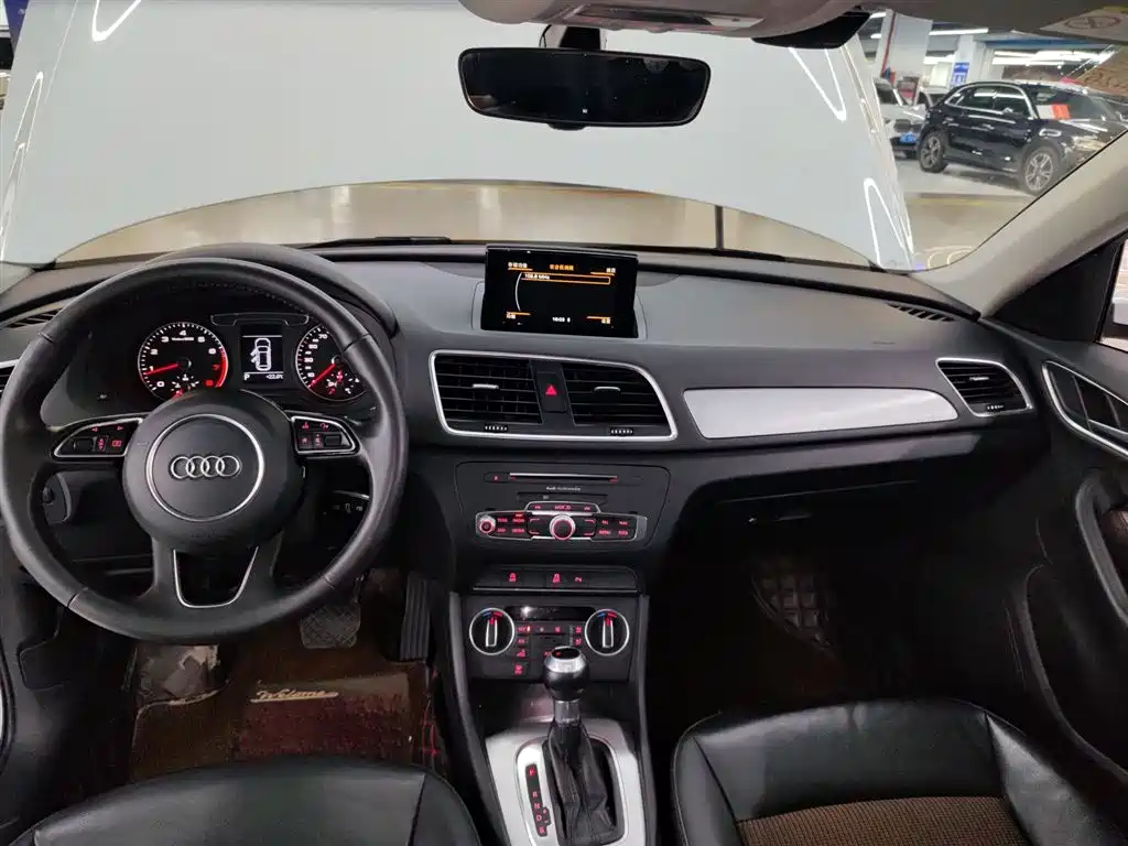 Audi Q3 2018 — фото 13