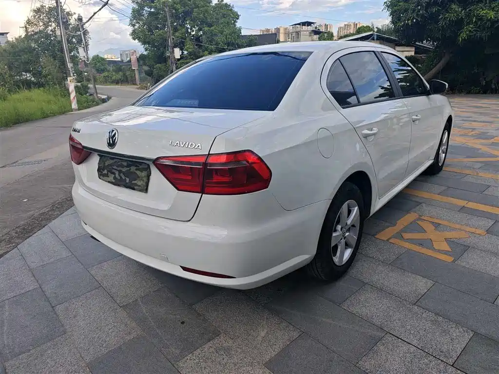 Volkswagen Lavida 2014