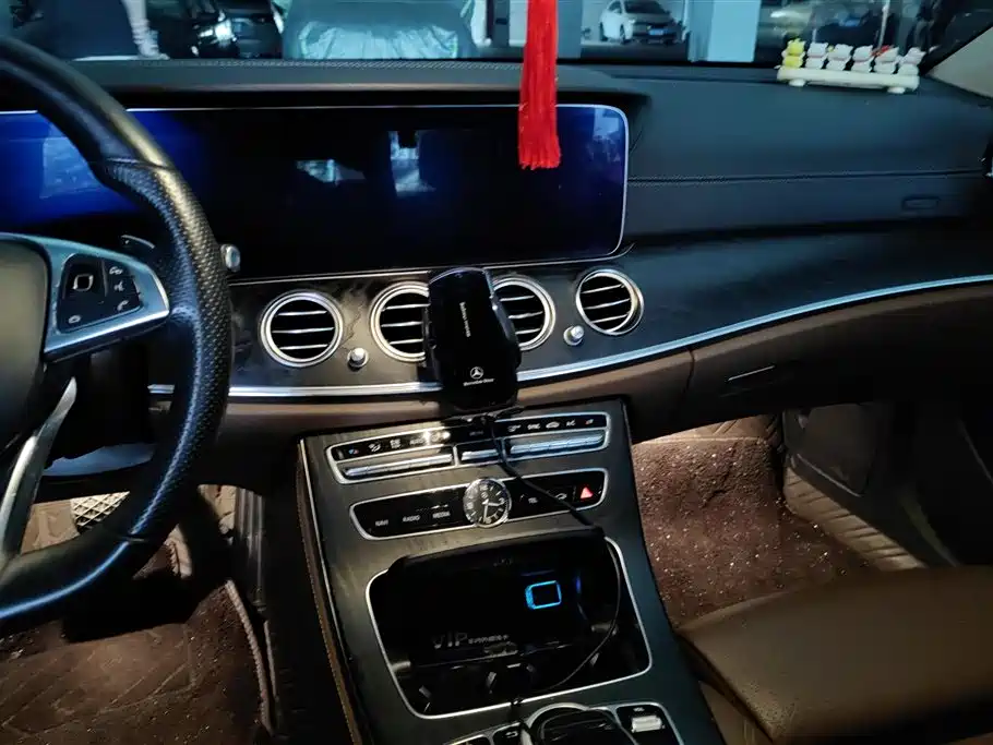 Mercedes-Benz E-Class 2018 — фото 13