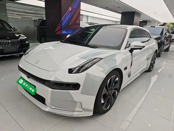 Zeekr 001 2022
