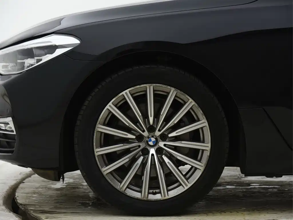 BMW 6 Series GT 2018 — фото 25