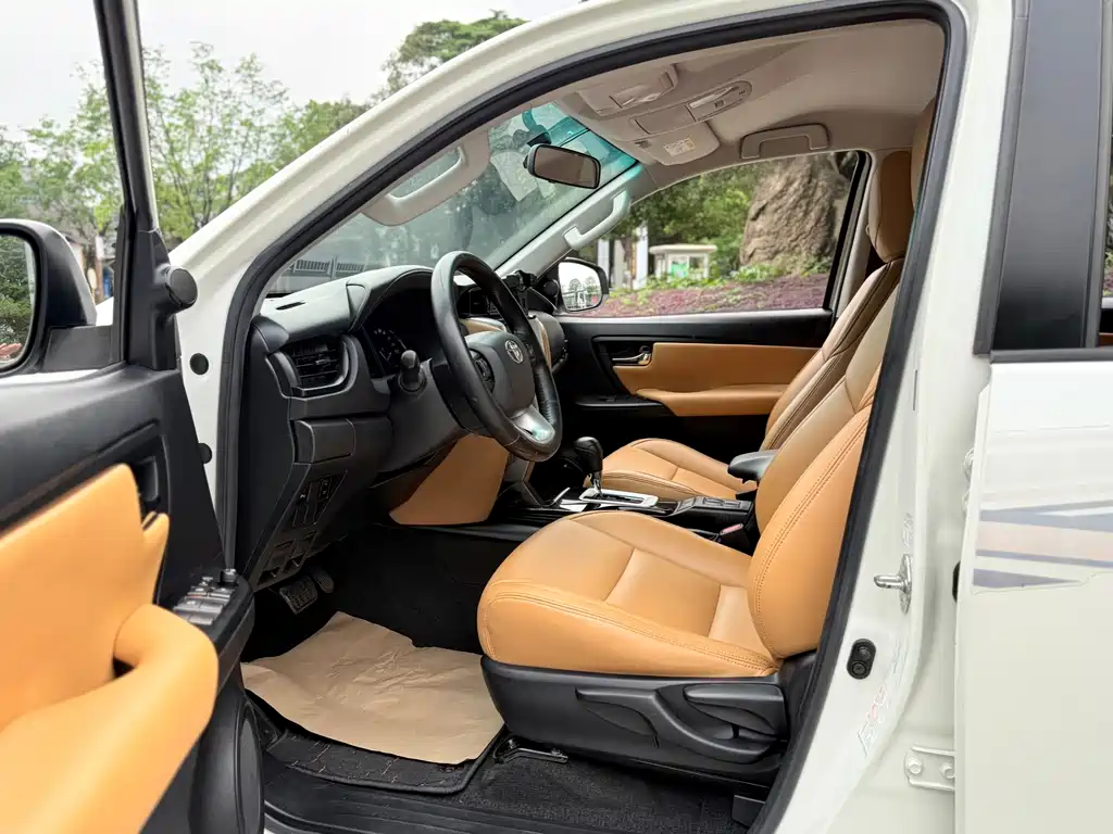 Toyota Fortuner 2018 — фото 9