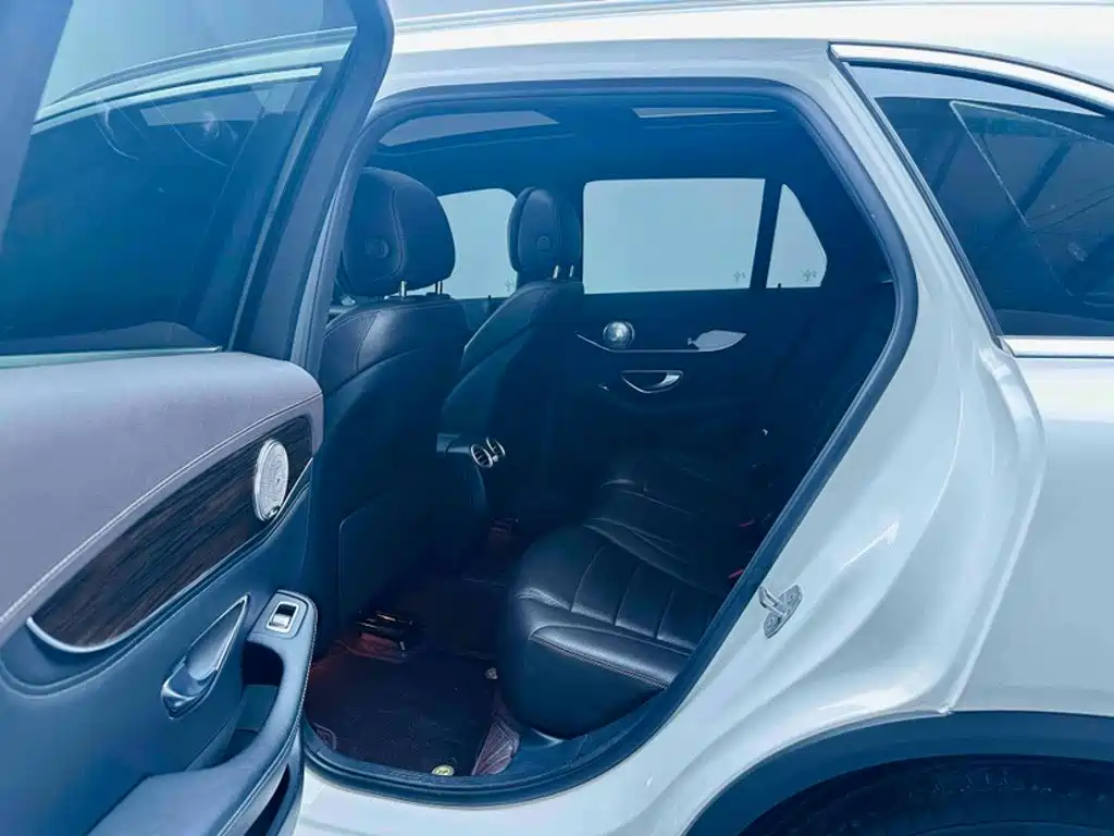 Mercedes-Benz GLC 2018 — фото 14