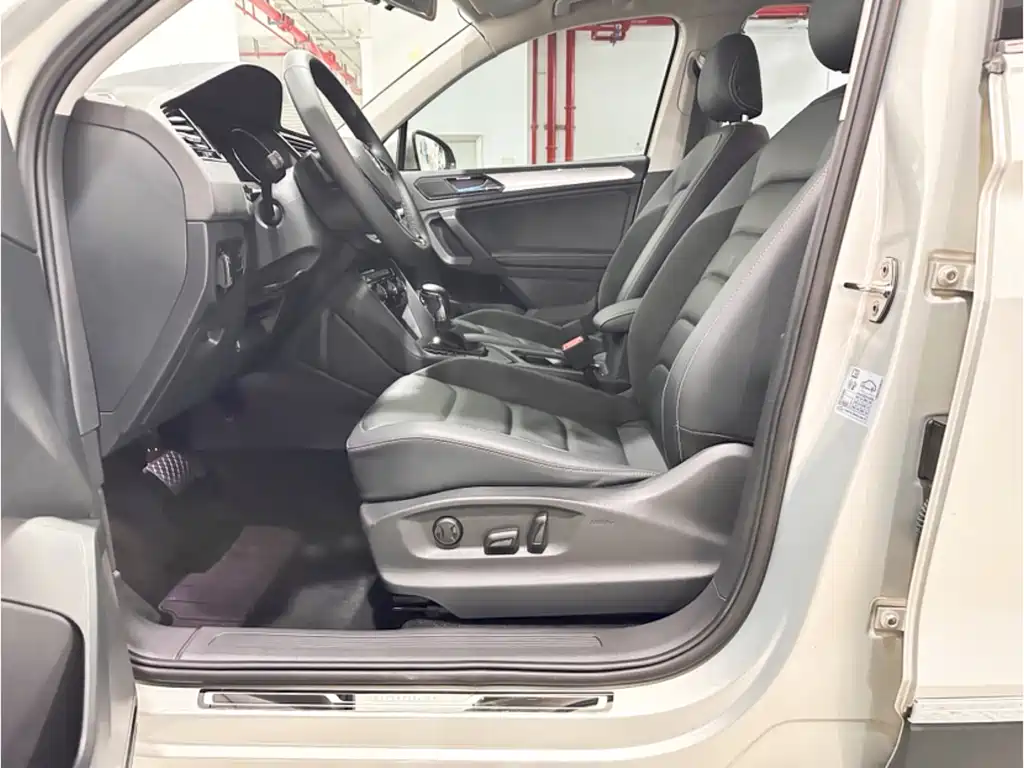 Volkswagen Tiguan L 2018 — фото 12