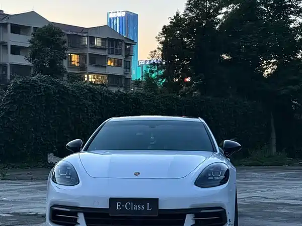 Porsche Panamera 2019
