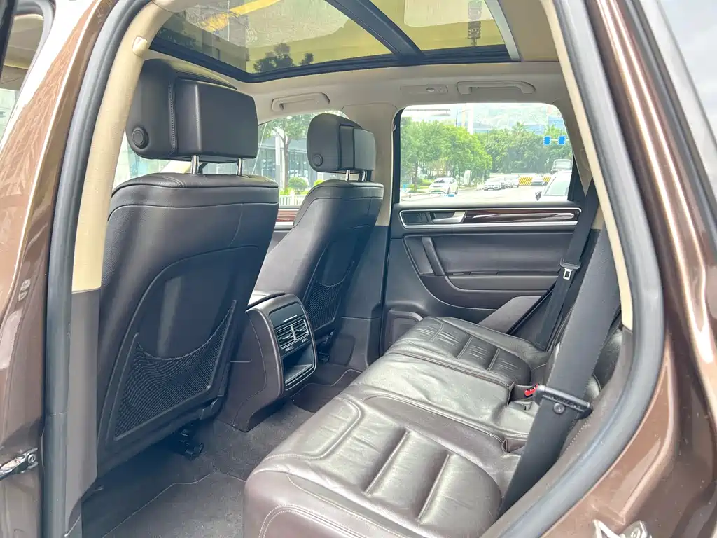Volkswagen Touareg 2015 — фото 12