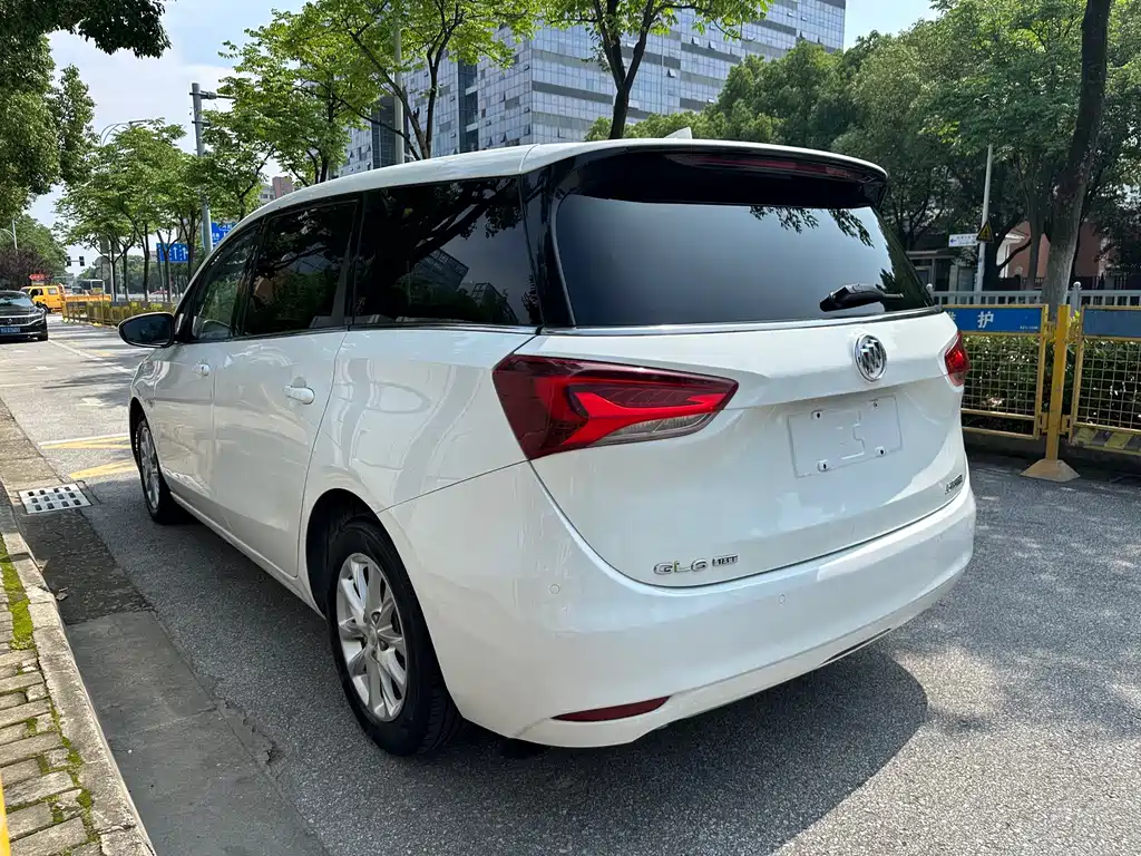 Buick GL6 2017