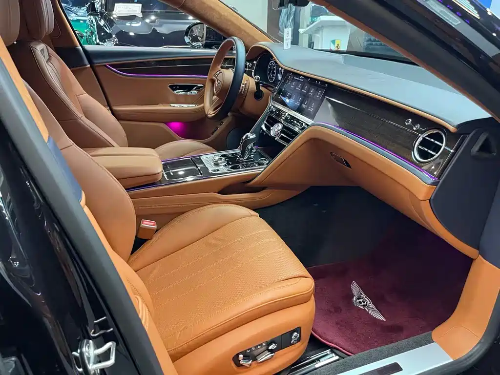 Bentley Flying Spur 2022 — фото 14