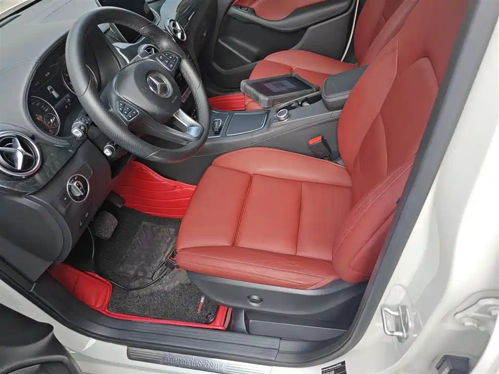 Mercedes-Benz B-Class 2017 — фото 15