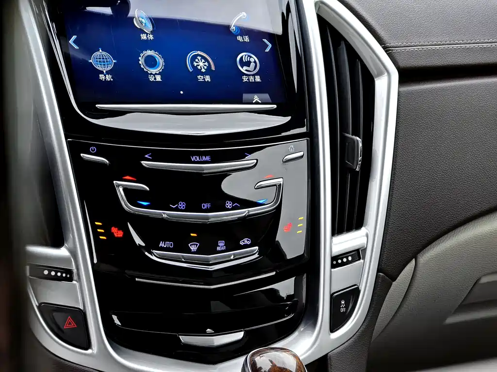 Cadillac SRX 2013 — фото 21