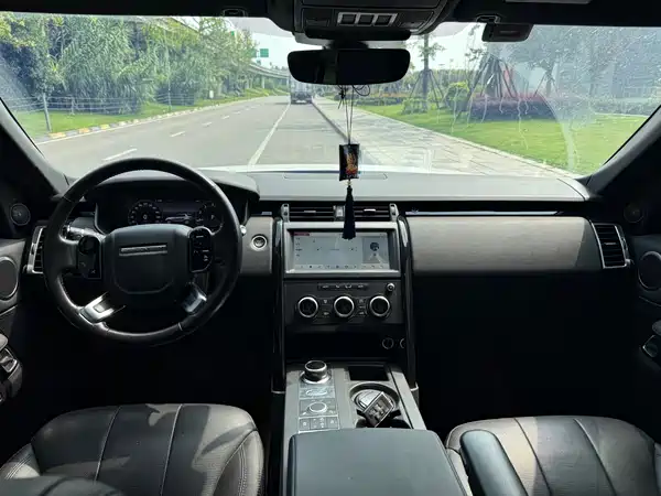 Land Rover Discovery 2020