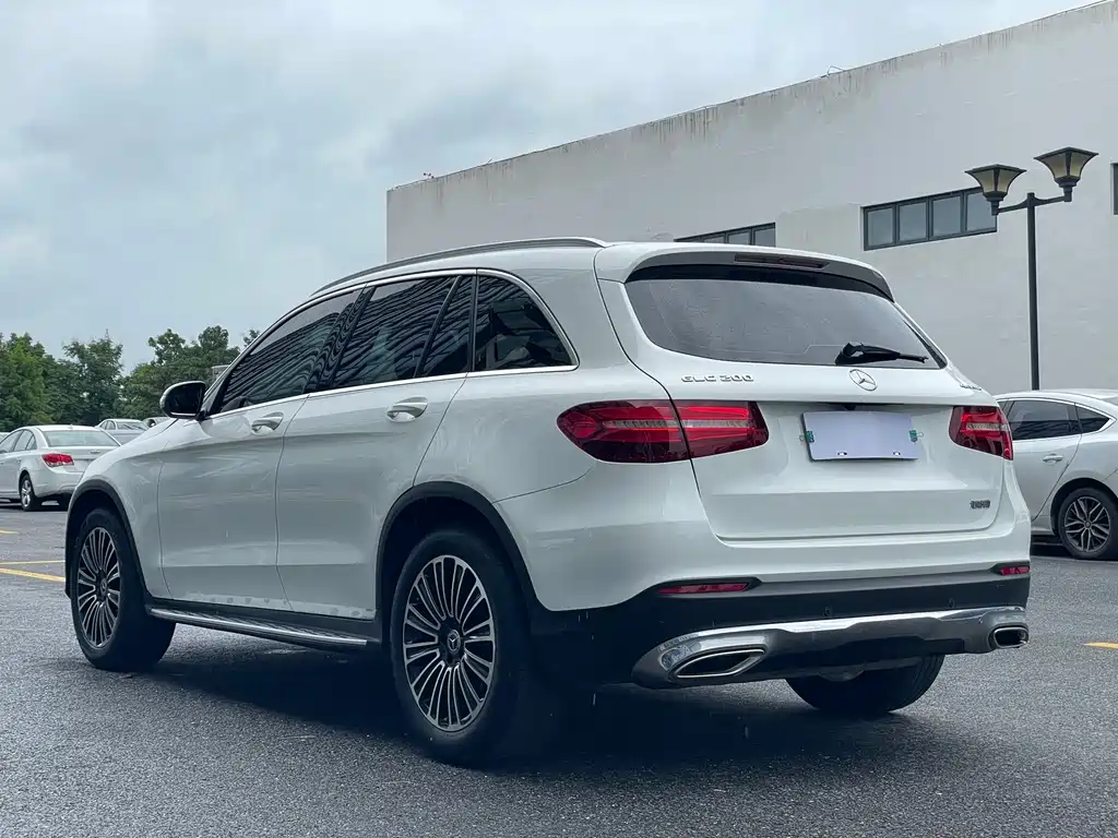 Mercedes-Benz GLC 2018 — фото 18