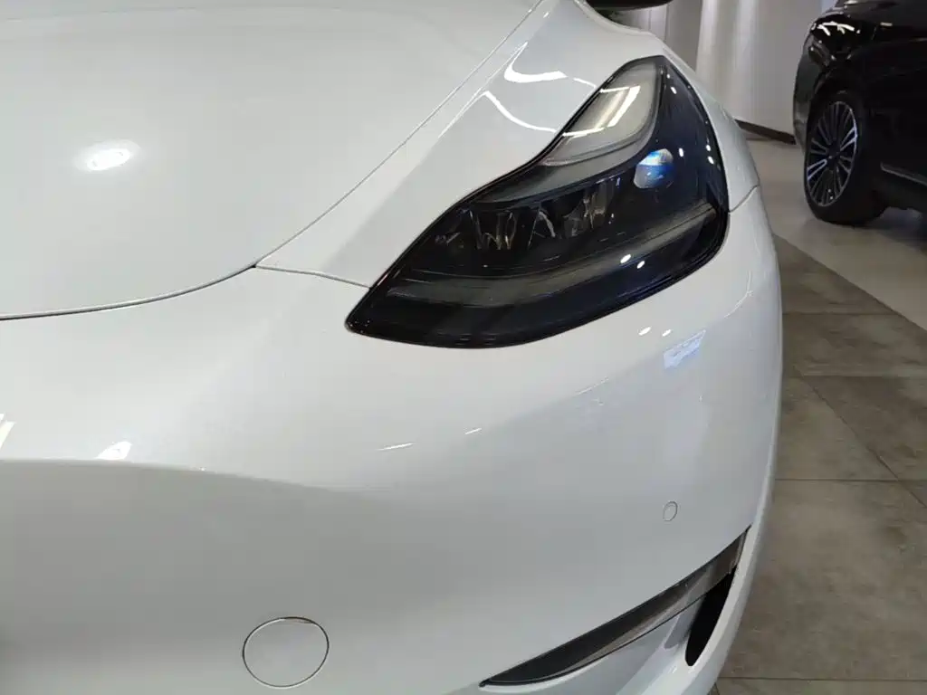 Tesla Model Y 2023 — фото 24