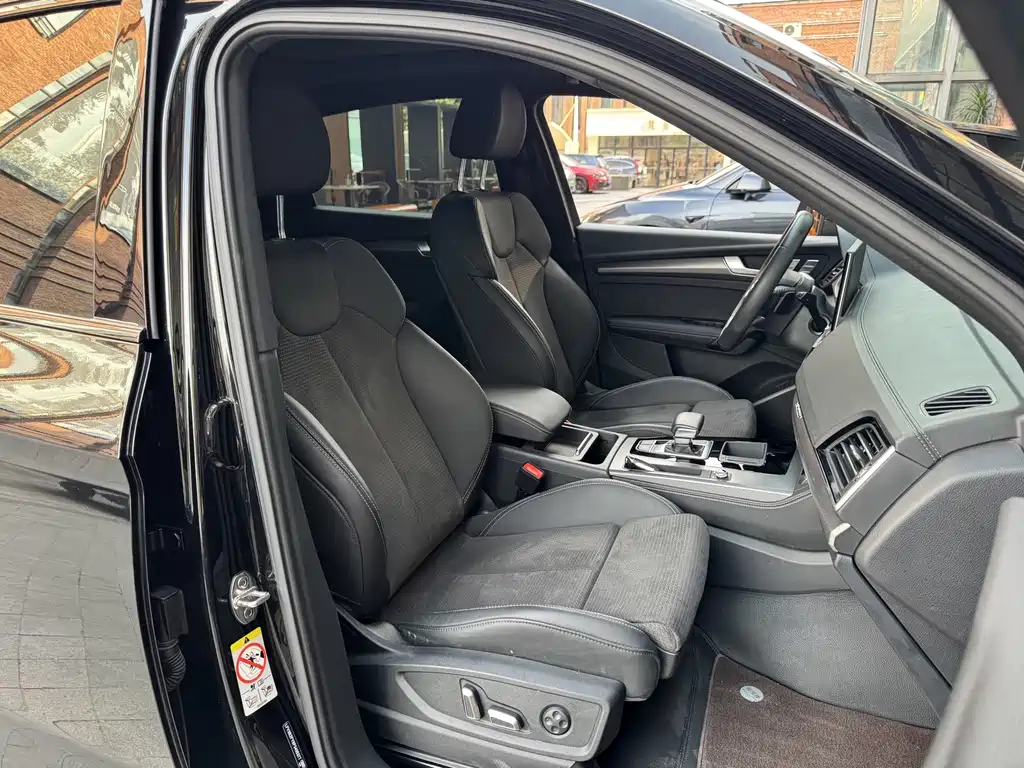 Audi Q5L Sportback 2024 — фото 21