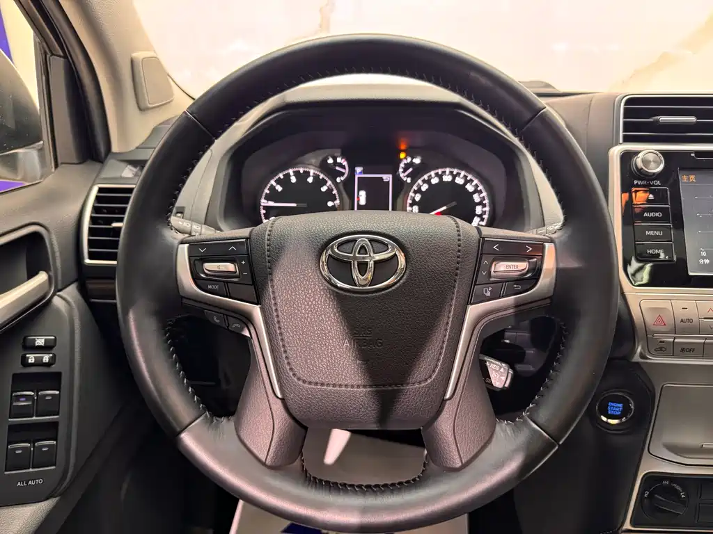 Toyota Prado 2018 — фото 11