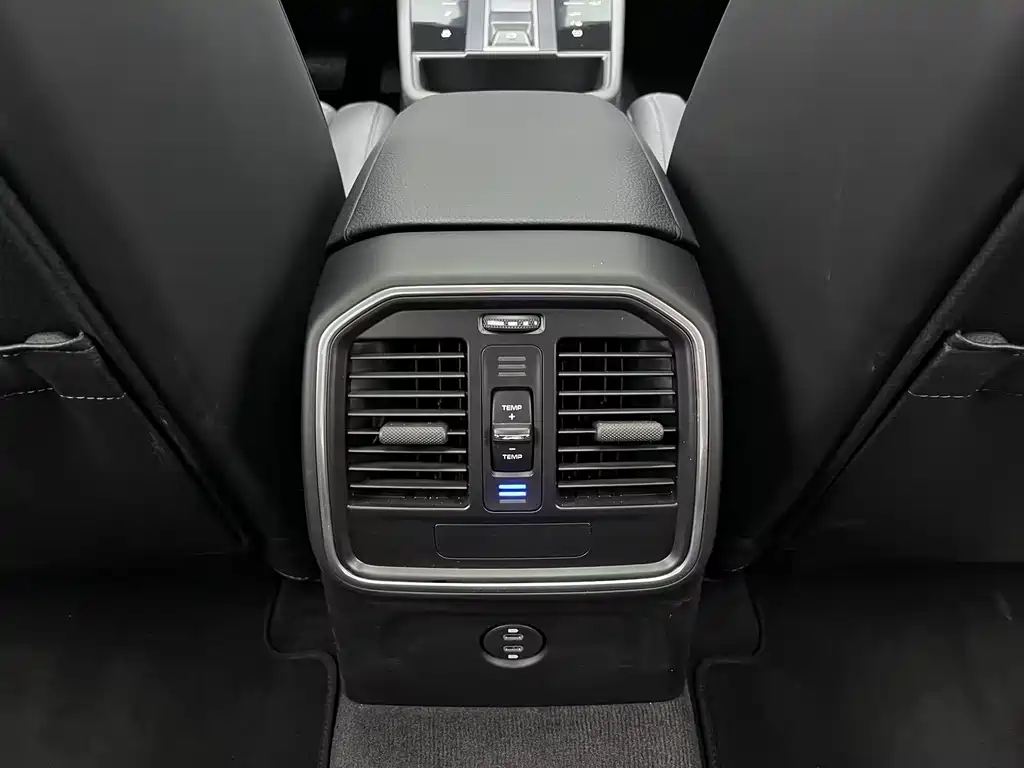 Porsche Macan 2023 — фото 10