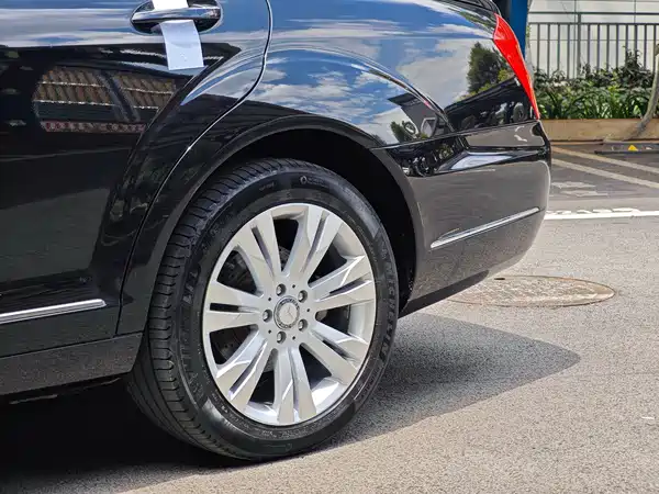 Mercedes-Benz S-Class 2010