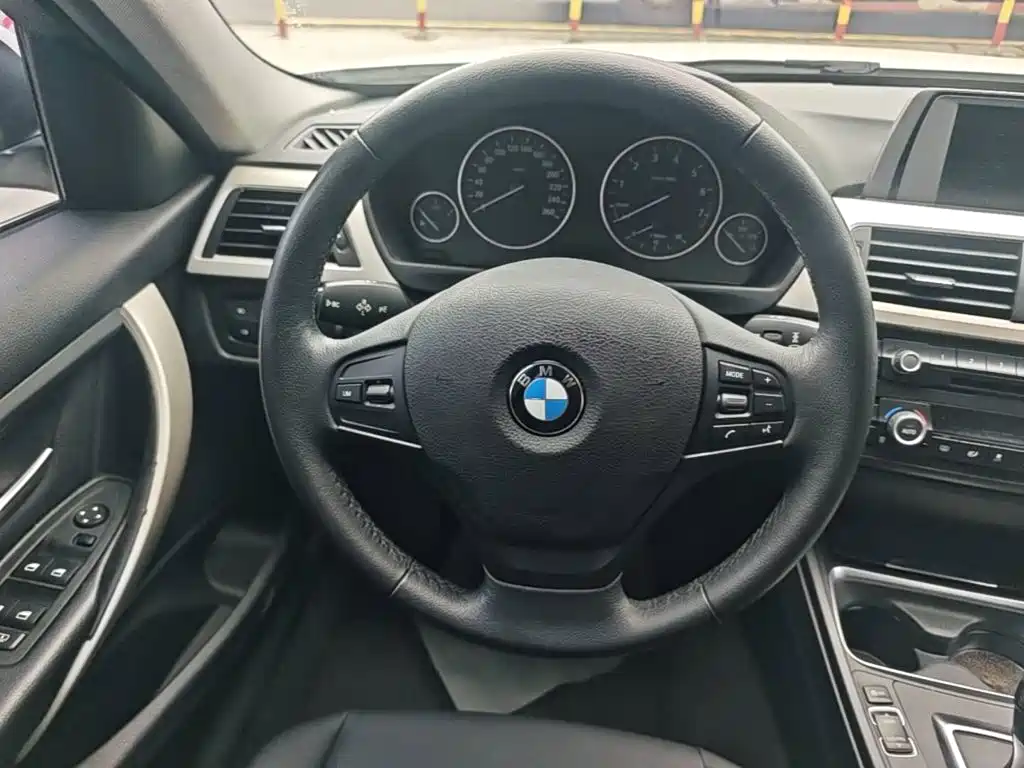 BMW 3 Series 2014 — фото 11