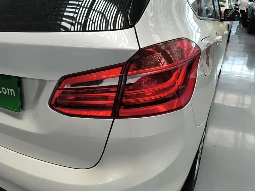 BMW 2 Series Active Tourer 2016 — фото 8