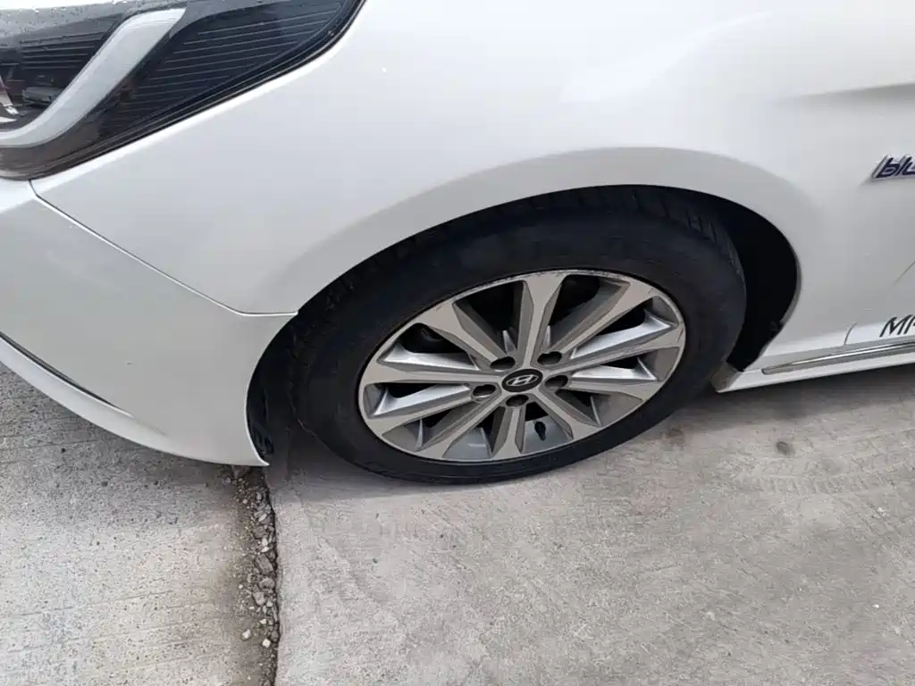 Hyundai Sonata 2017 — фото 23