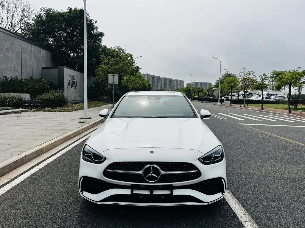 Mercedes-Benz C-Class 2023 — фото 2
