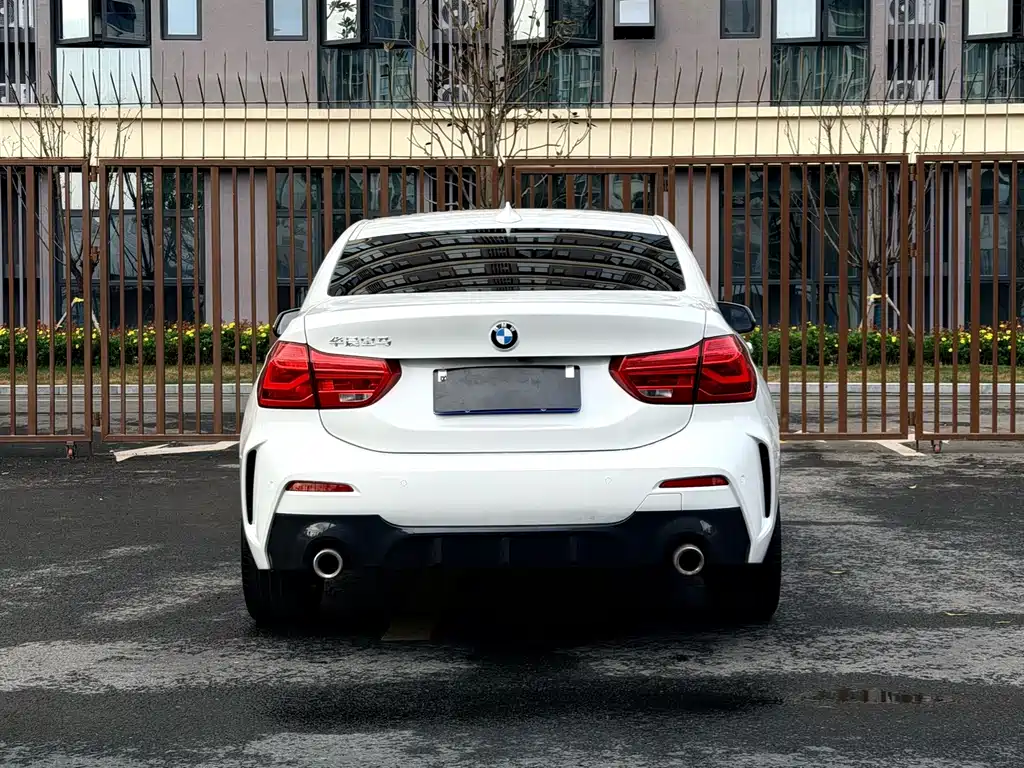 BMW 1 Series 2020 — фото 11