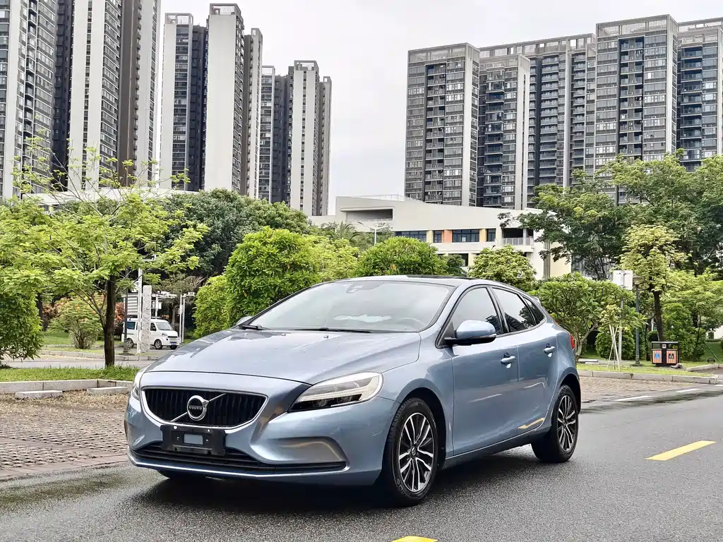 Volvo V40 2017 — фото 2