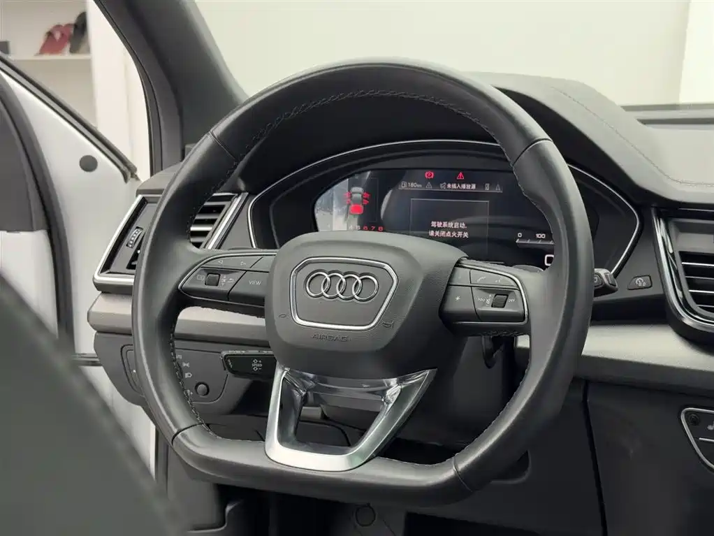 Audi Q5L 2023 — фото 14