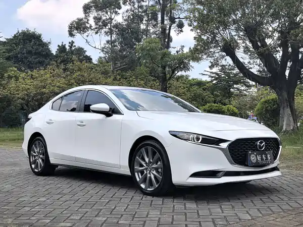 Mazda 3 Axela 2024