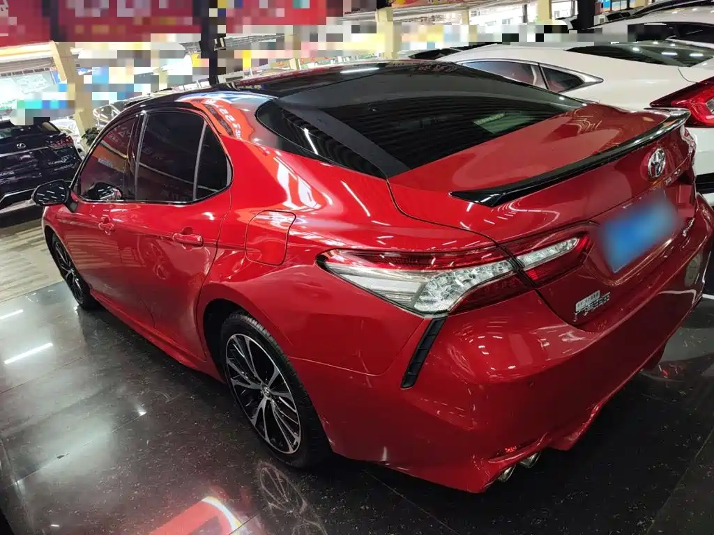 Toyota Camry 2020 — фото 23