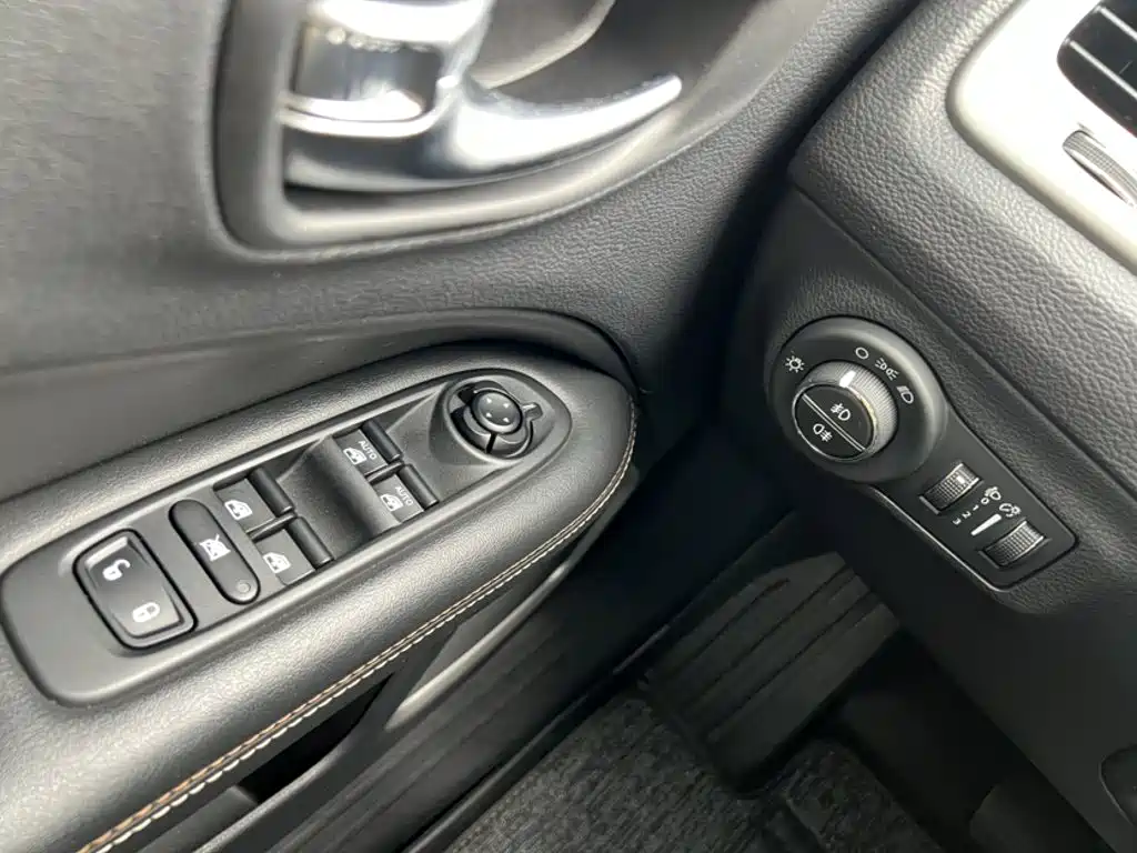 Jeep Compass 2019 — фото 21