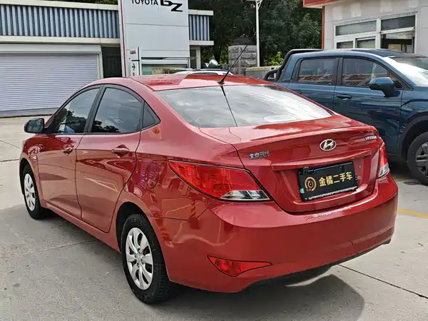 Hyundai Accent 2014