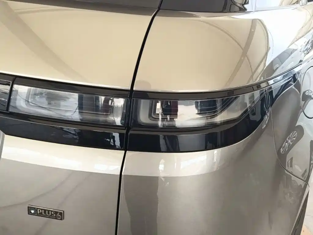 Land Rover Evoque 2022 — фото 8