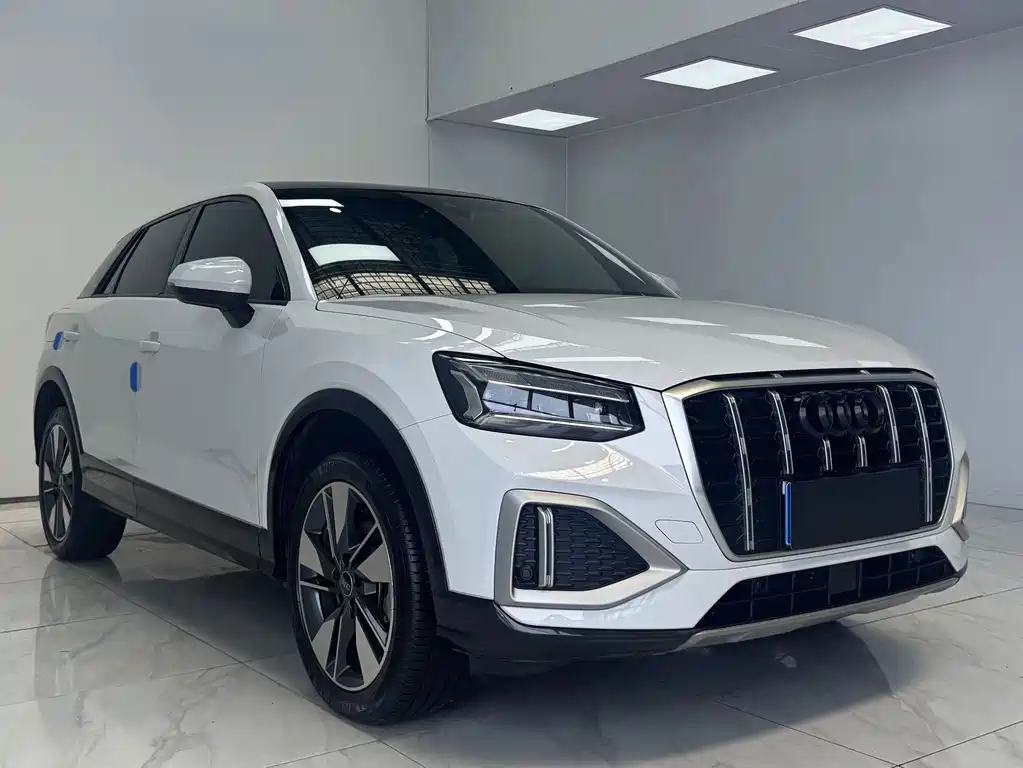 Audi Q2L 2023 — фото 3