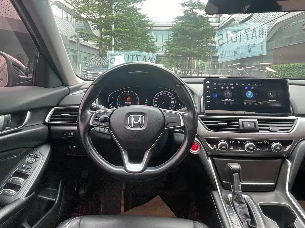 Honda Accord 2022 — фото 11