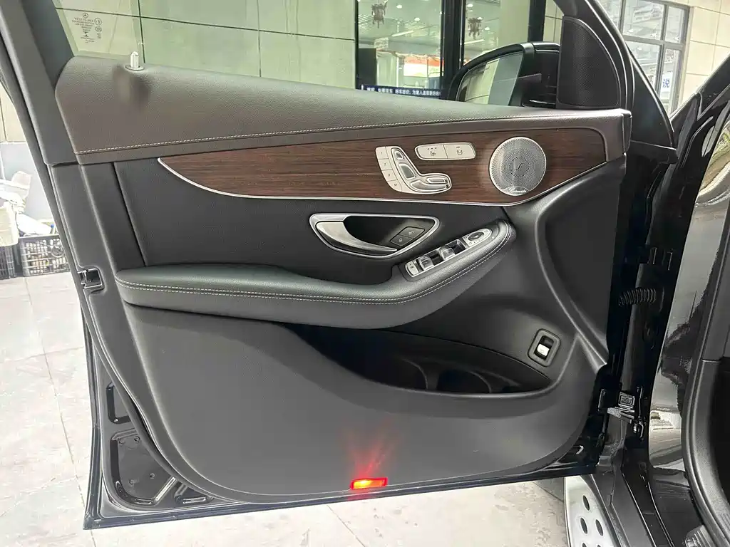 Mercedes-Benz GLC 2021
