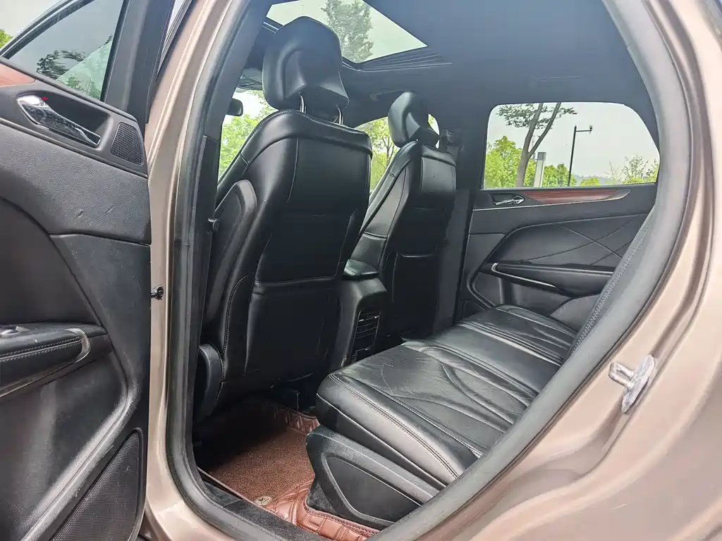 Lincoln MKC 2018 — фото 11