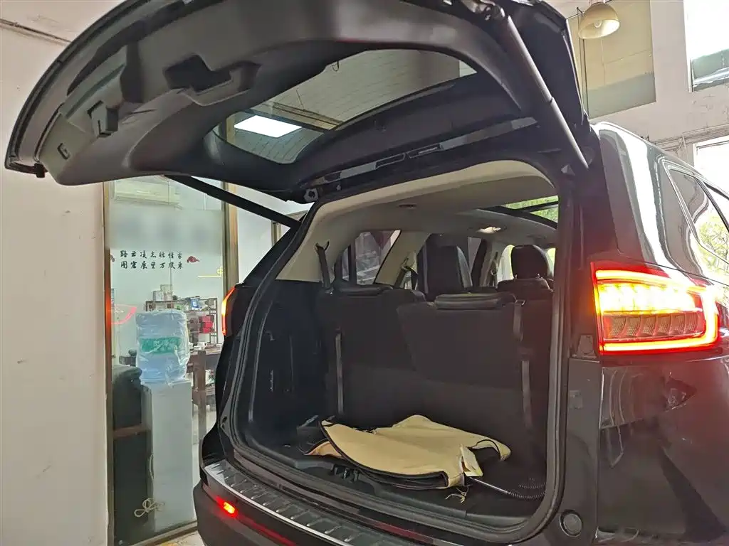 Ford Edge 2016 — фото 15