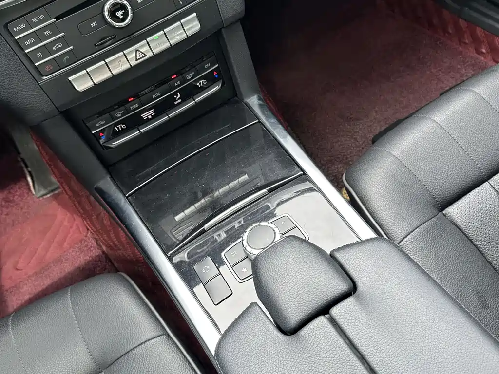 Mercedes-Benz E-Class 2016 — фото 19